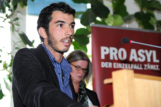 Preisträger der PRO ASYL-Hand 2010: Der itelienische Journalist Gabriele del Grande. Foto: Gustavo Alabiso