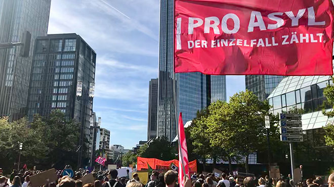 frankfurt demo pro asyl