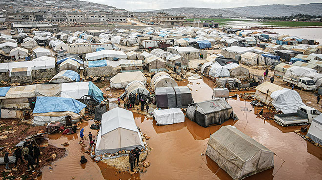 Überschwemmte Flüchtlingszelte in Idlib, Syrien