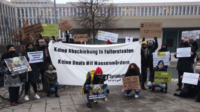 Demonstration zu Syrien-Abschiebungen vor der Innenministerkonferenz in Weimar