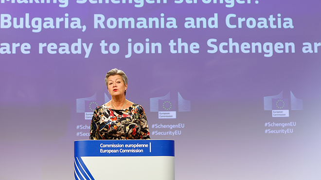 EU-Kommissarin Ylva Johansson spricht im November 2022 zur Aufnahme von Rumänien, Bulgarien und Kroatien in den Schengenraum